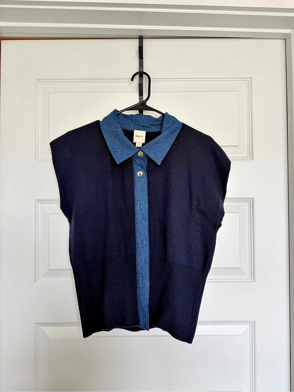 Macy's Women's Button Front Top in Black & Blue Size Large NWT